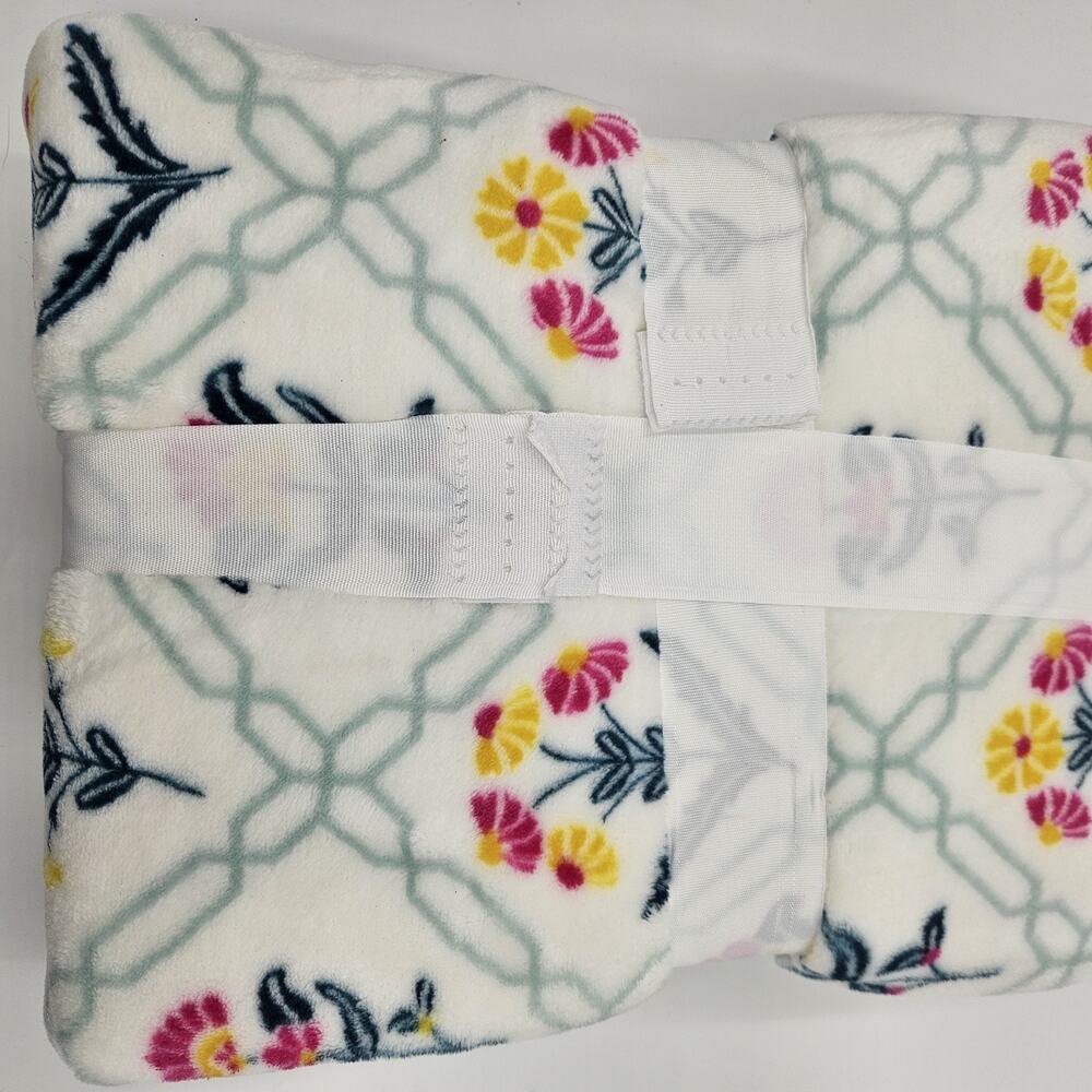 Seasonal Super Soft Lounge Floral Medium Weight Throw Cozy Blanket 60"×70"